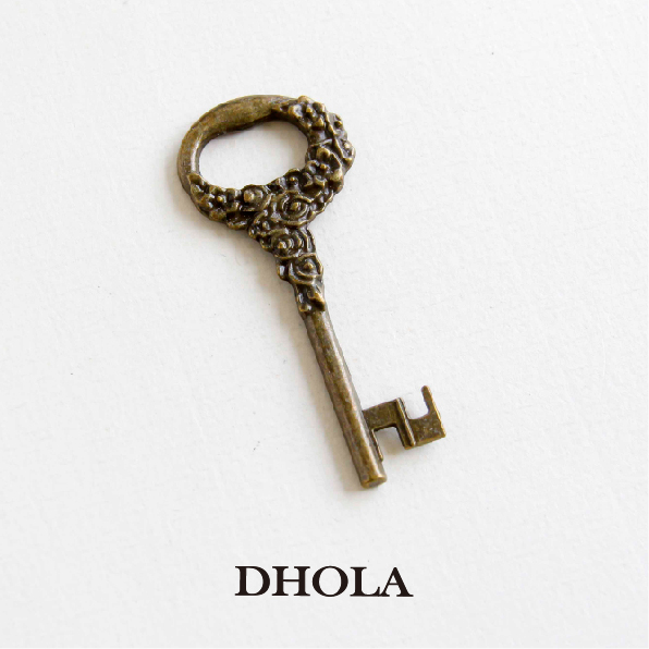 縷空繞玫瑰花鑰匙