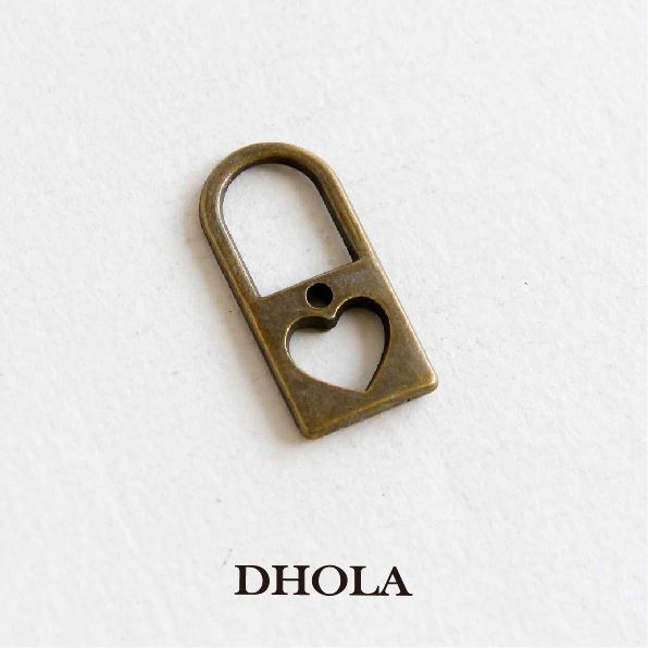 縷空長方圓弧愛心鎖