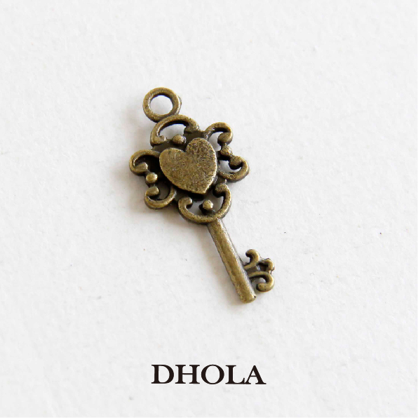 上耳藤蔓框愛心鑰匙