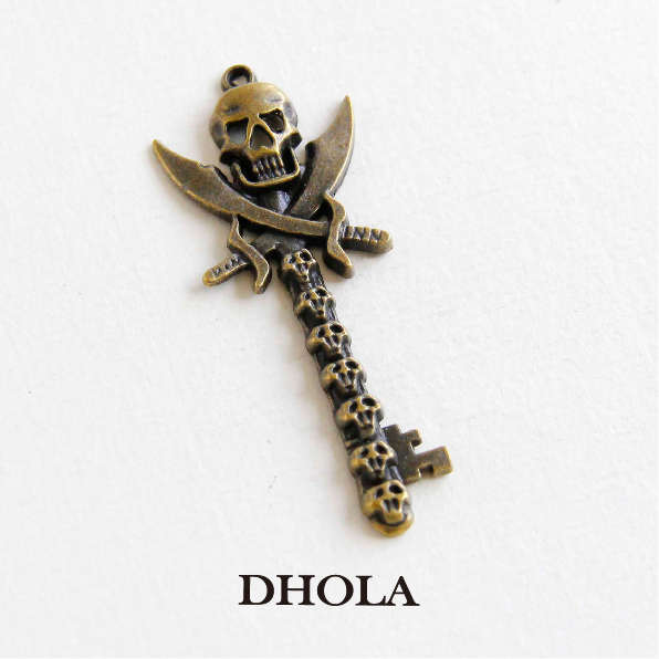 上耳雙刀骷髏頭鑰匙