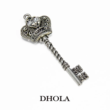 上耳縷空愛心皇冠螺旋鑰匙 - 古銀