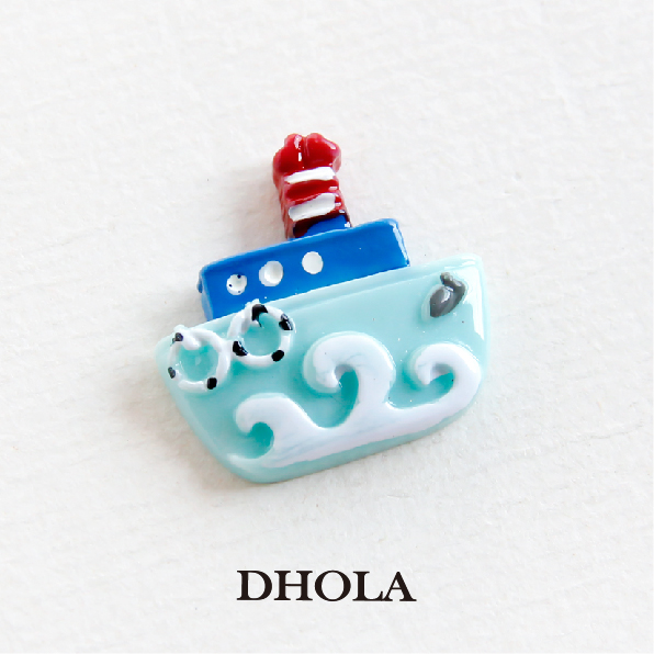 藍綠色貨輪樹脂珠