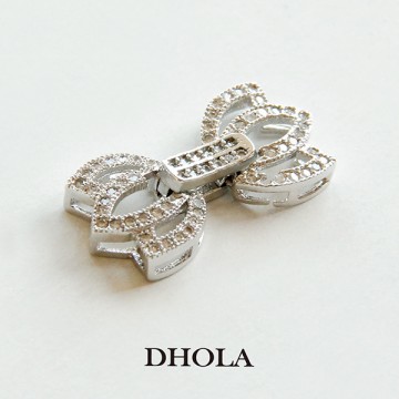 22*12MM縷空鑲鑽三葉草錶帶扣