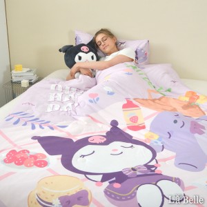 義大利La Belle《Sanrio-軟萌大耳狗喜拿》海島針織防蟎抗菌暖暖被150*195CM