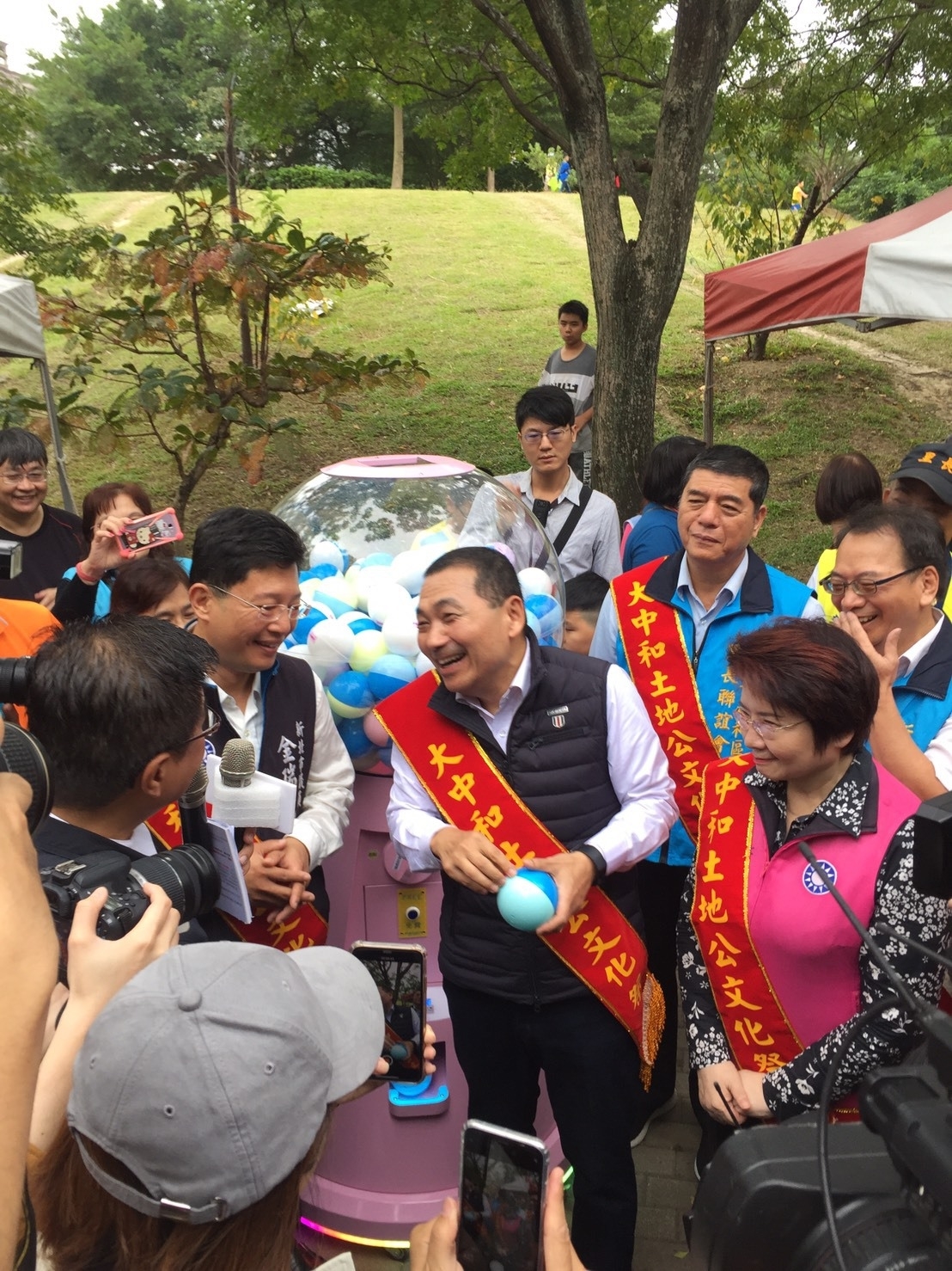 土地公文化節 水晶球扭蛋機 X 東昇電玩