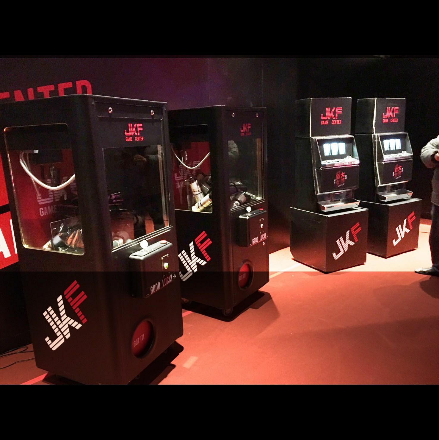 JKF百大女郎 客製化包圖娃娃機 客製化包圖拉霸機 X東昇電玩