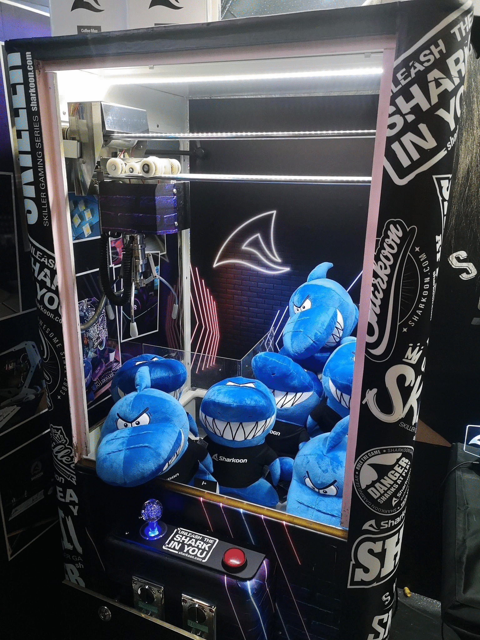 2021 電競嘉年華 Sharkoon 客製化包圖娃娃機X東昇電玩